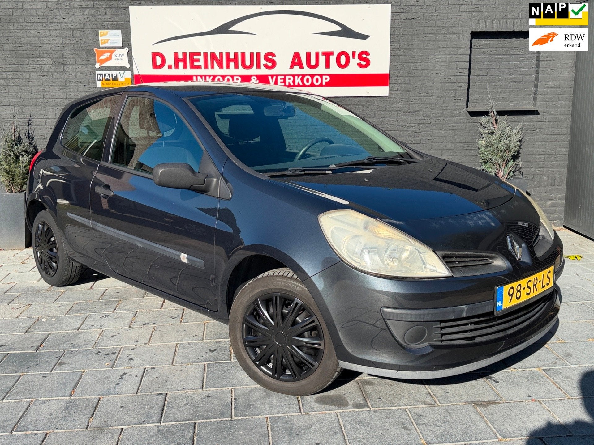Renault Clio 1.2-16V Expression|114.524KM N.A.P.|AIRCO, Auto's, Voorwielaandrijving, Gebruikt, Zwart, 4 cilinders