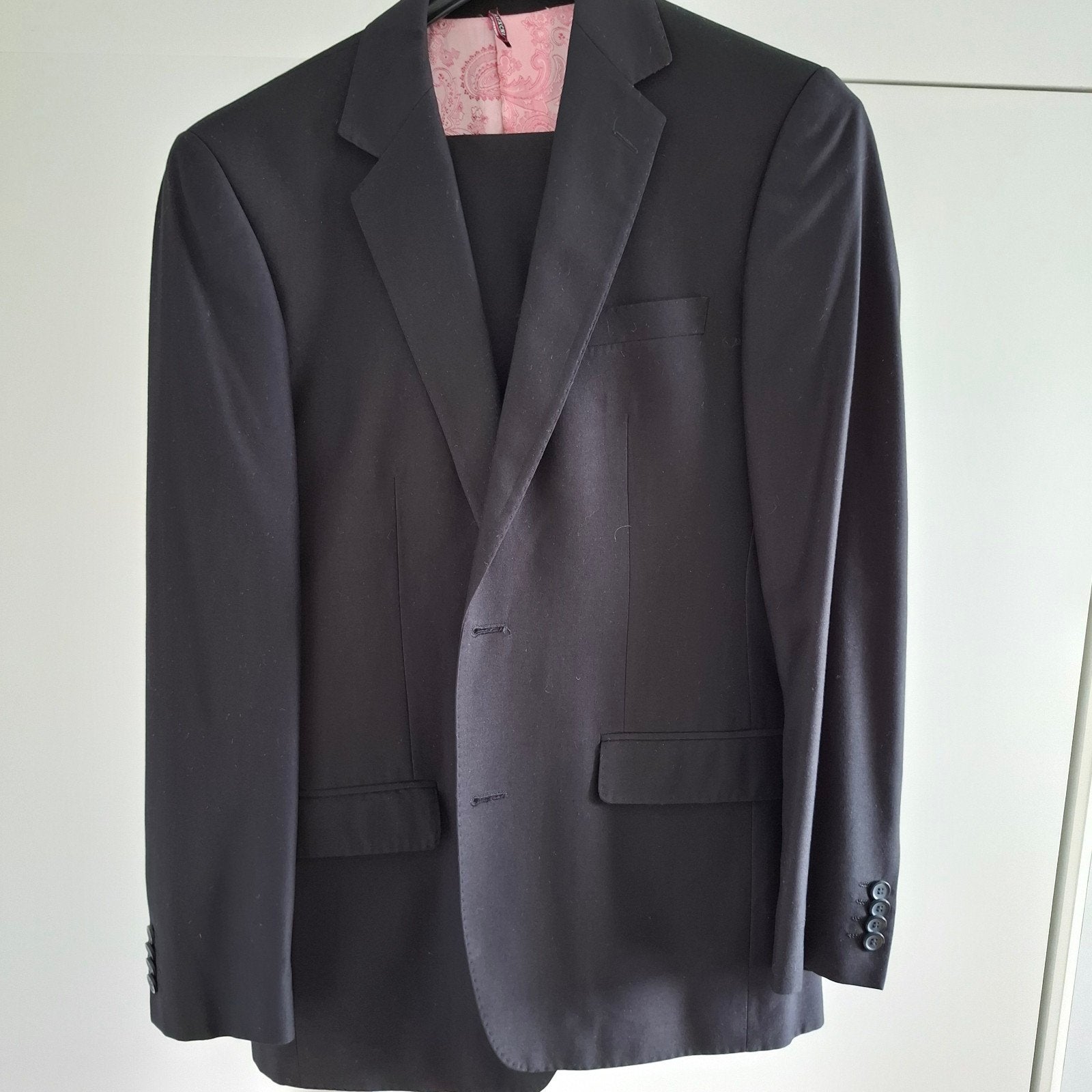 Mt 46 herenkostuum.  Zwart met rose paisley voering, Kleding | Heren, Ophalen, Zwart, Zo goed als nieuw, ZaatXChi