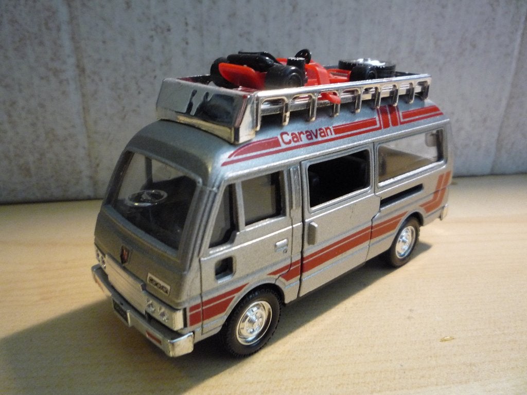 Nissan Caravan personenbus met Kart Yonezawa Diapet 1:35, Ophalen of Verzenden, Zo goed als nieuw, Auto