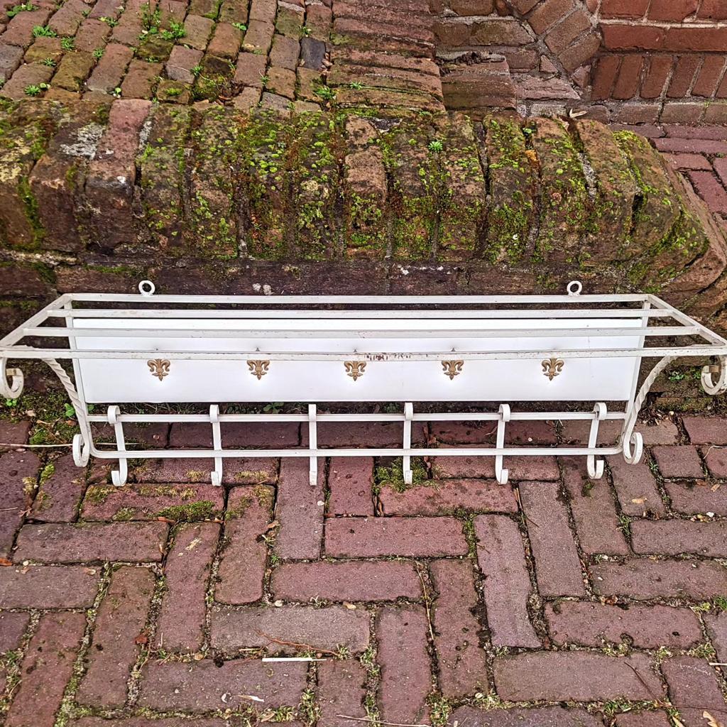 Brocante ijzeren wandkapstok met Franse lelie accenten, Ophalen