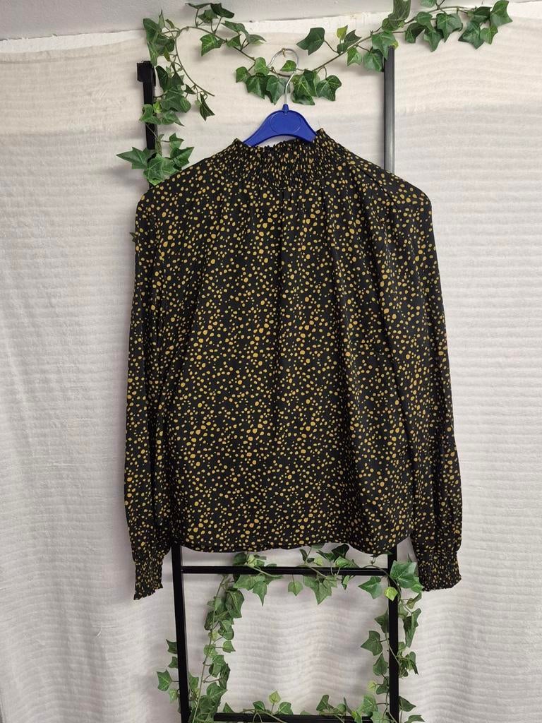 Zwarte blouse met gouden stippen, maat 40, Kleding | Dames, Blouses en Tunieken, Ophalen of Verzenden, Gedragen, Maat 38/40 (M)