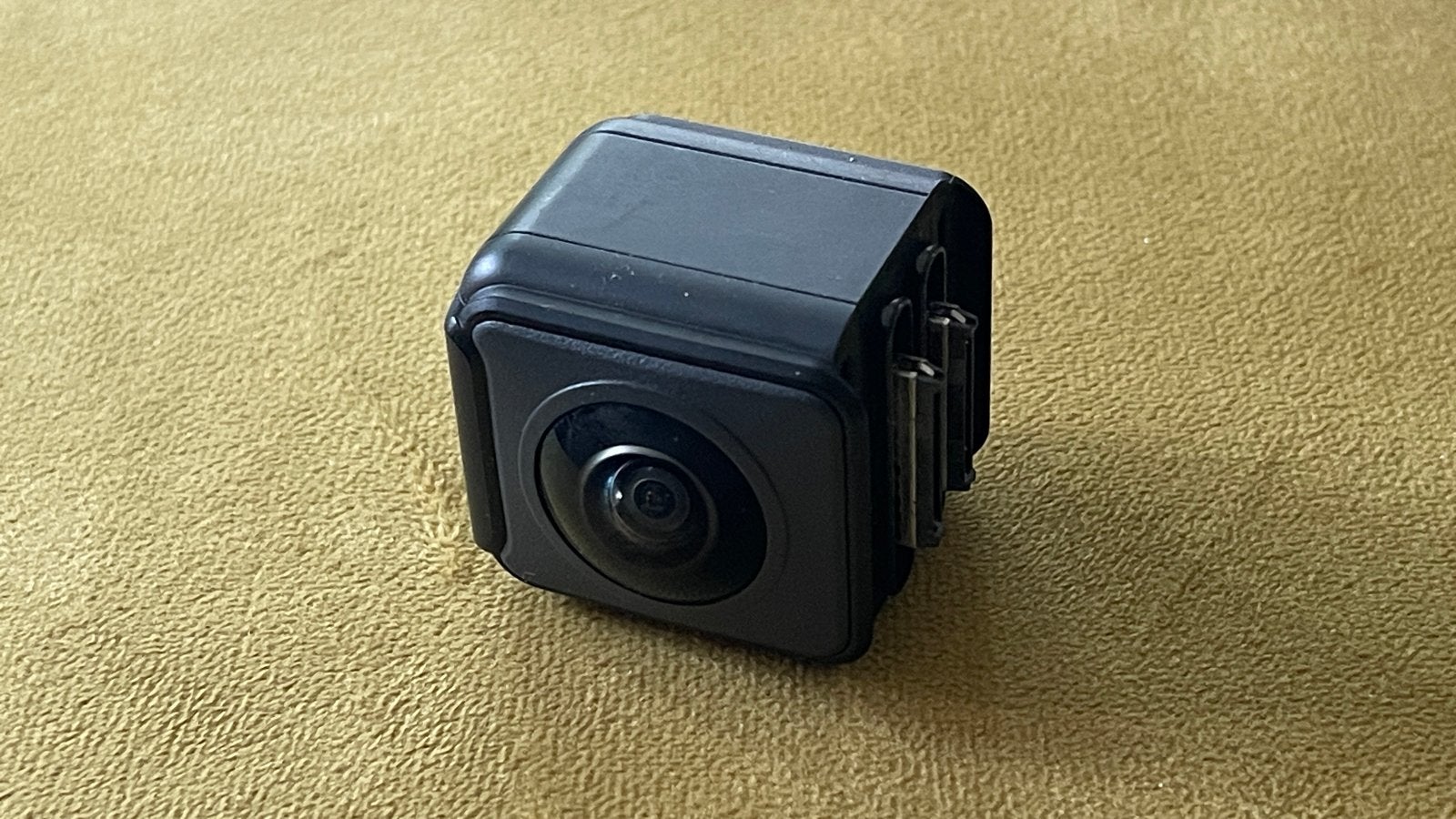 Insta360 Go 2 met waterschade aan body en lens, Ophalen of Verzenden, Gebruikt, Overige merken