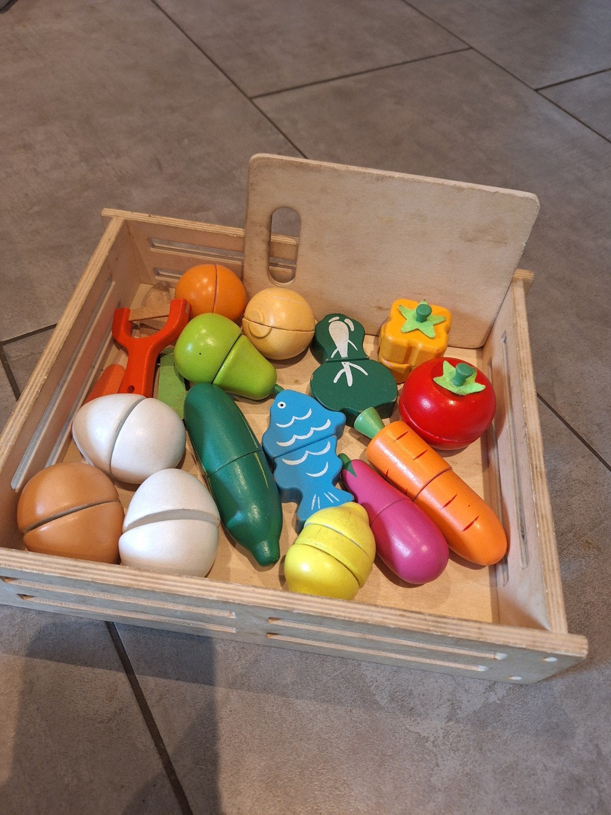 Houten speelgoed groenten en fruit met snijplank, Ophalen of Verzenden, Gebruikt, Overige typen