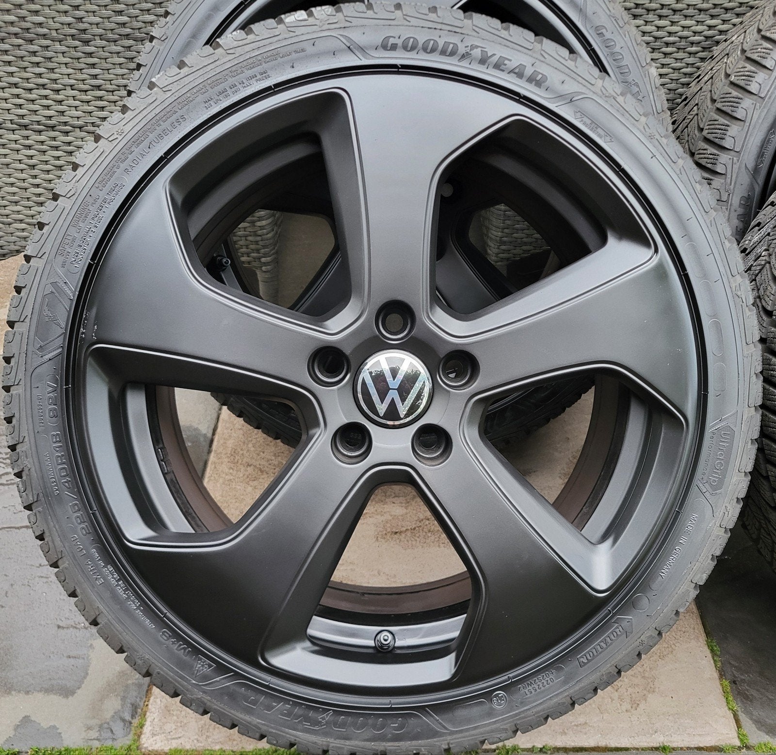 18 inch Originele VW Golf GTI velgen met winterbanden 5x112, Auto-onderdelen, Banden en Velgen, 18 inch, Banden en Velgen, Nieuw