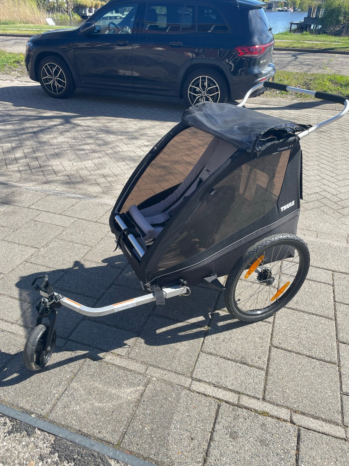 Thule Coaster 2 XT Fietskar zwart - Zo goed als nieuw, Fietsen en Brommers, Fietsaccessoires | Aanhangers en Karren, Ophalen, Opvouwbaar