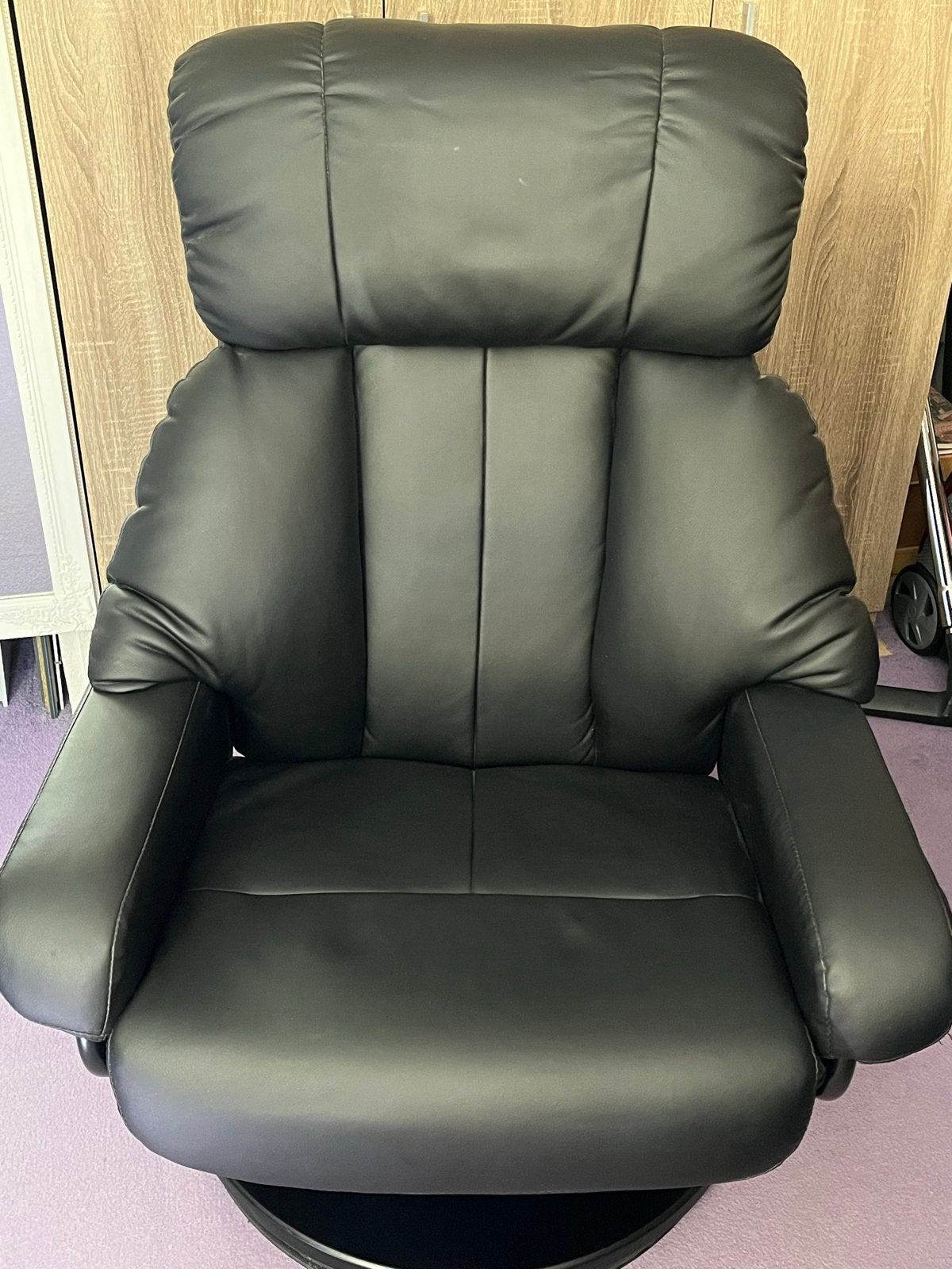 Zwarte relaxfauteuil met massage- en verwarmingsfunctie, Ophalen, Zwart, Leer, Zo goed als nieuw