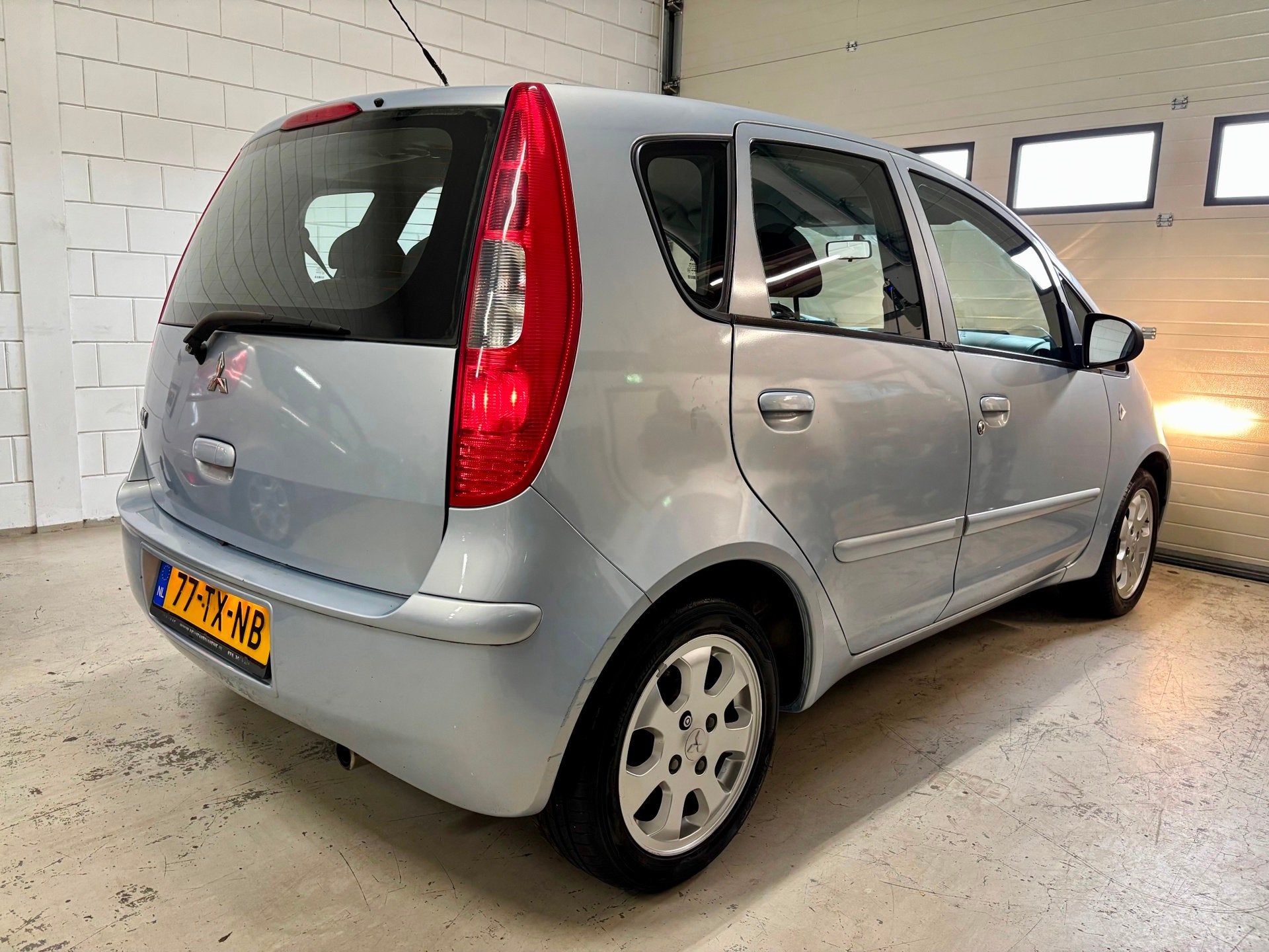 Mitsubishi Colt 1.3 Invite Bj.07|Lmv|Airco|Nwe APK !, Auto's, Stof, Gebruikt, 31 €/maand, Blauw