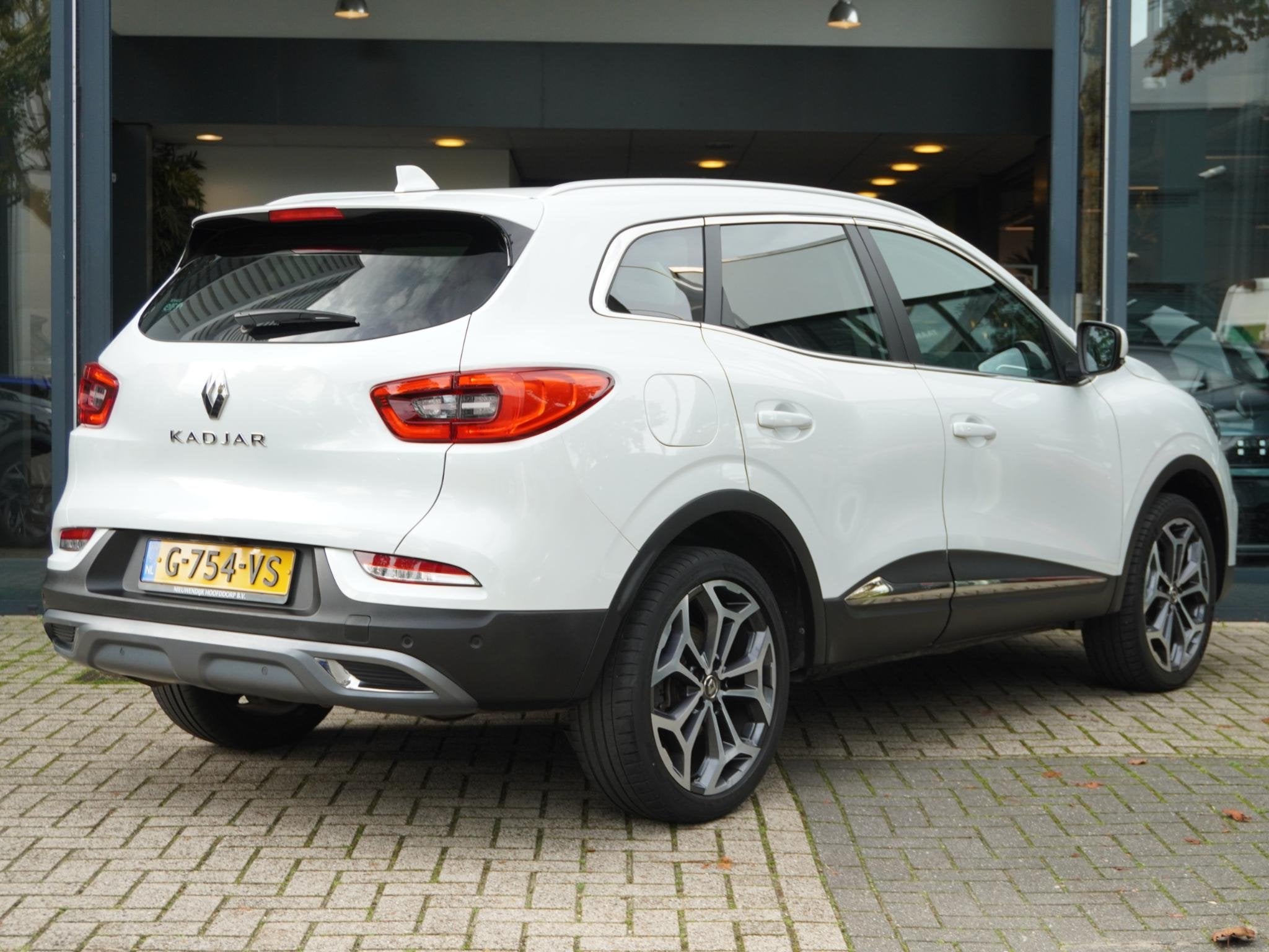 Renault Kadjar 1.3 TCe 140 Intens / DEALER OND / ELEKTR. TRE, Gebruikt, 4 cilinders, 700 kg, Parkeerassistent