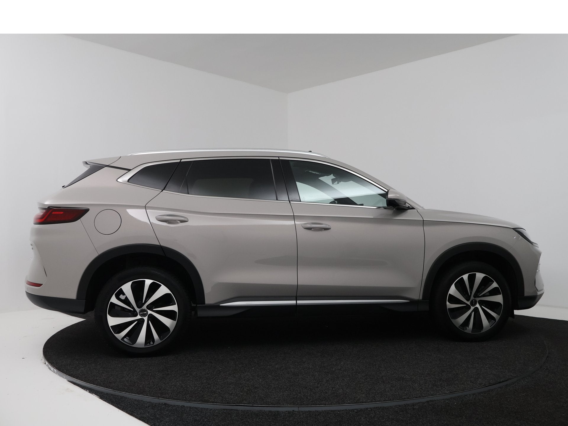 BYD SEAL U 1.5 DM-i FWD Boost | 80 KM EV Range | BYD Dealer, Auto's, 12 maanden, Seal U, 4 cilinders, Verwarmde buitenspiegels