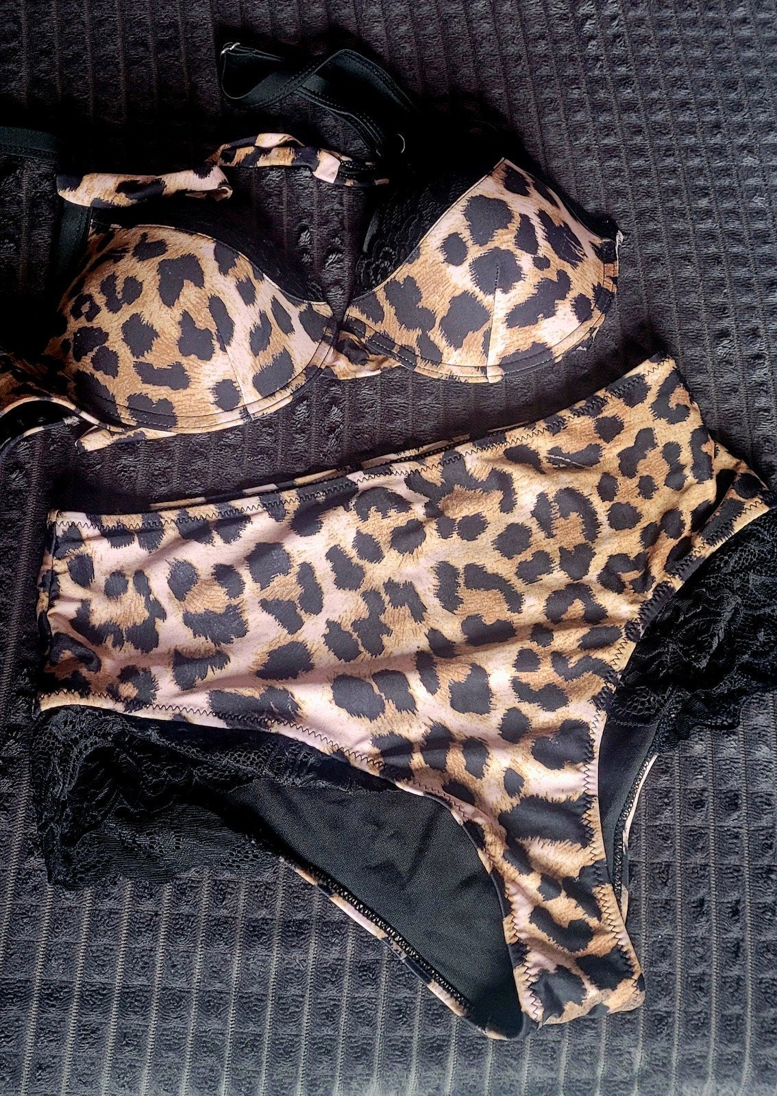 Leopard print bikini met hoge taille en kant, Kleding | Dames, Badmode en Zwemkleding, H&M, Bruin, Nieuw, Ophalen of Verzenden
