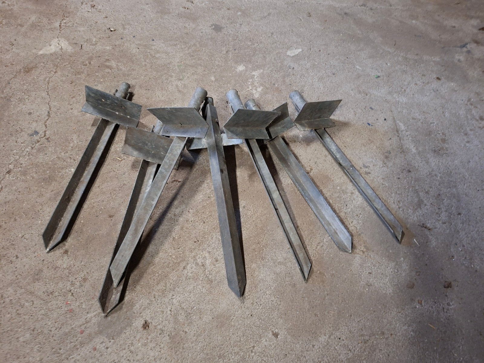 7 gegalvaniseerde paalhouders met punt, Ø 38 mm, Tuin en Terras, Palen, Balken en Planken, Ophalen, Minder dan 180 cm, Palen