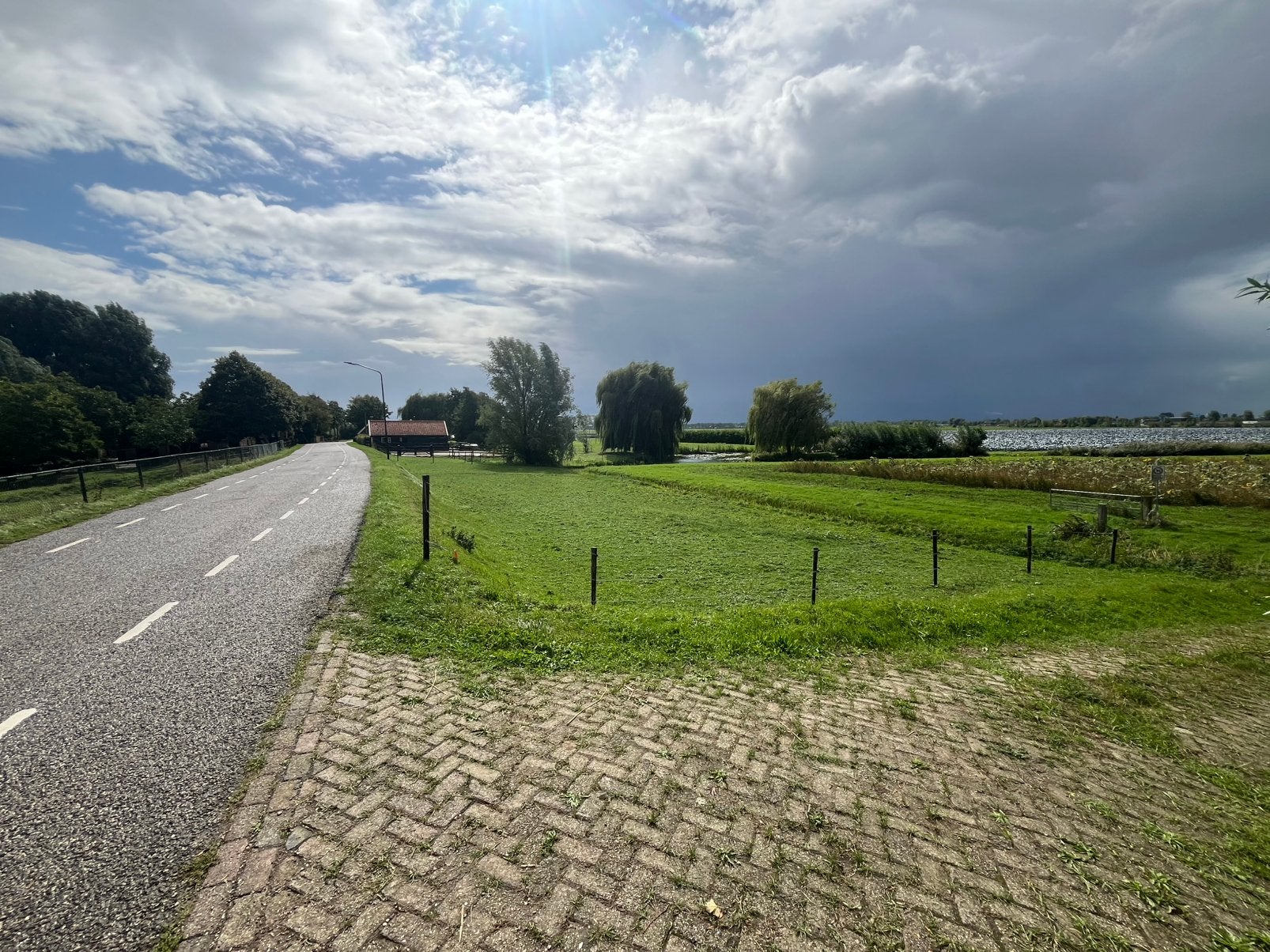 Kavel almkerk argrarisch gras grond paarden stalling wei, Dieren en Toebehoren, Stalling