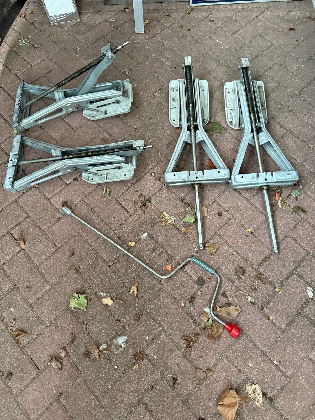 AL-KO premium uitdraaisteunen (4 stuks), Ophalen, Gebruikt