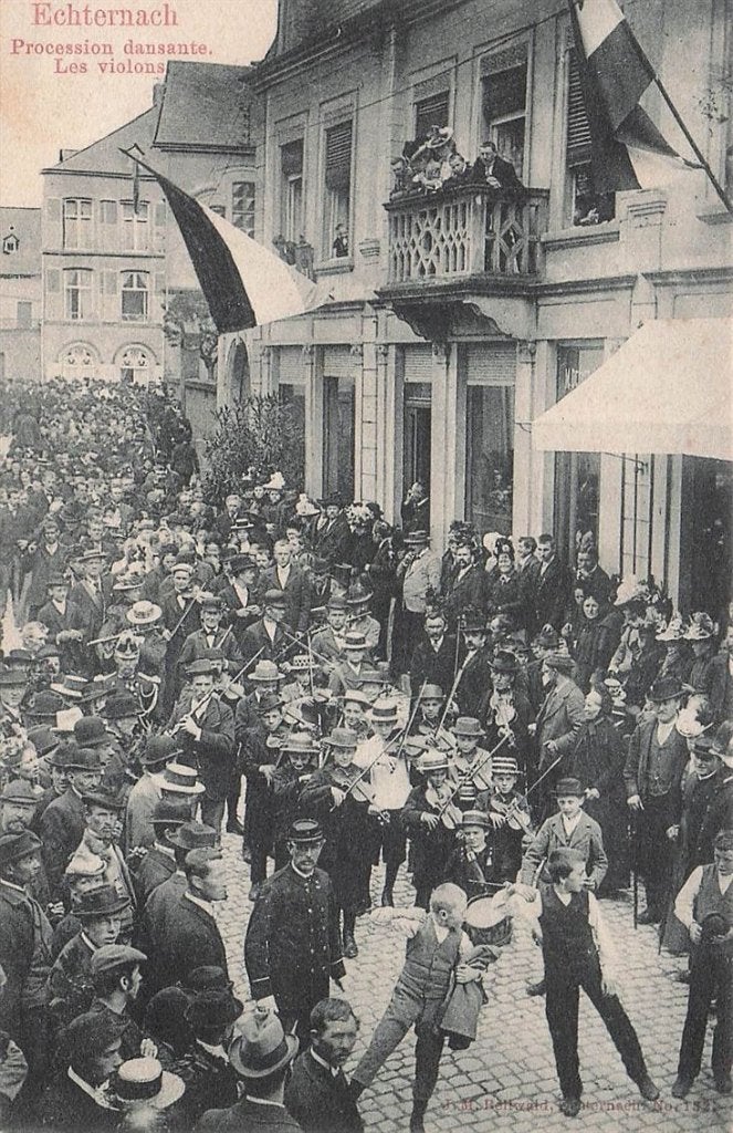 702-371-015 Echternach Procession Dansante Les Violons, Verzenden, Voor 1920, Overig Europa