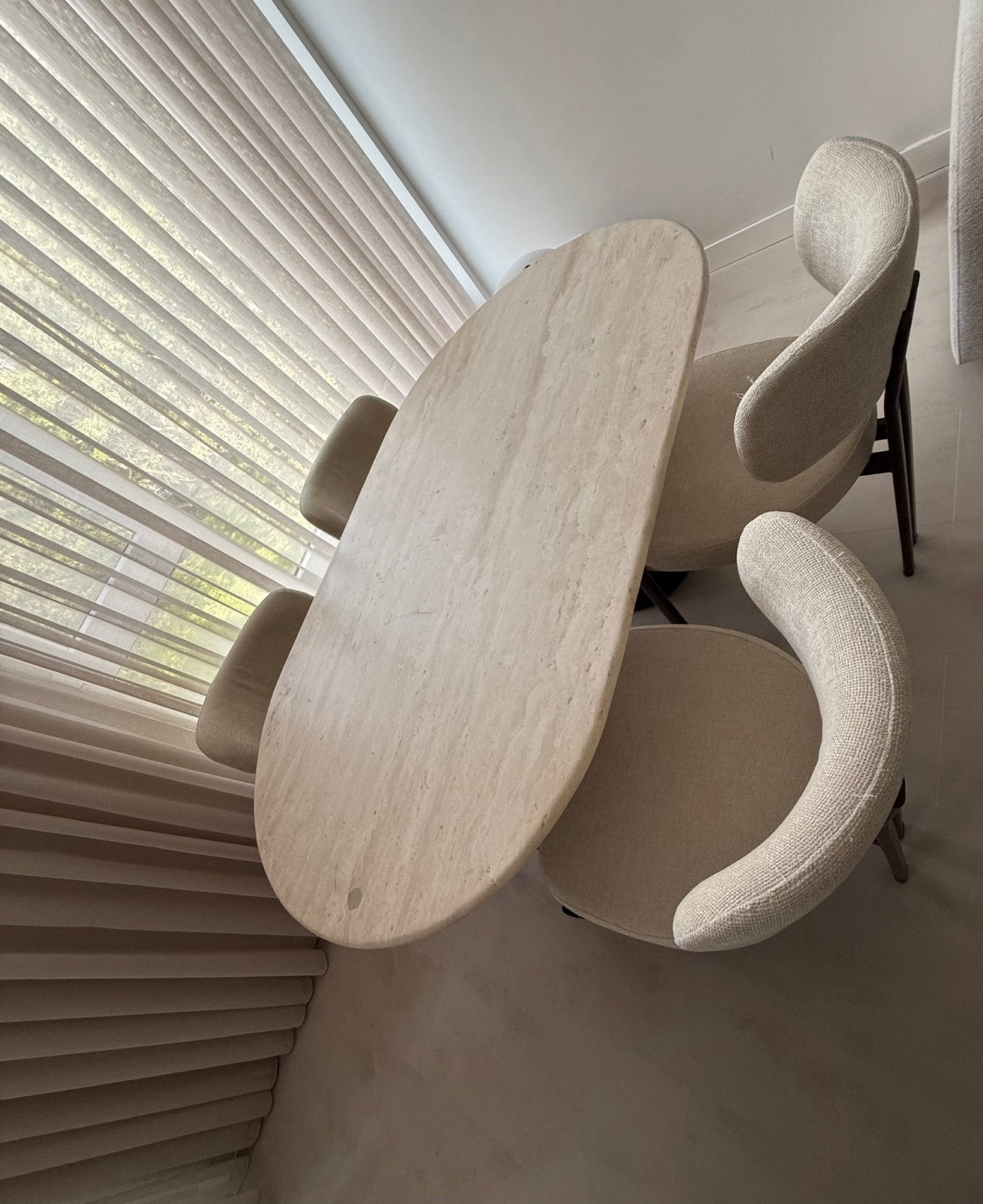 Eettafel met echt travertin blad + 4 stoelen, Ophalen, 50 tot 100 cm, Zo goed als nieuw, Vijf personen of meer