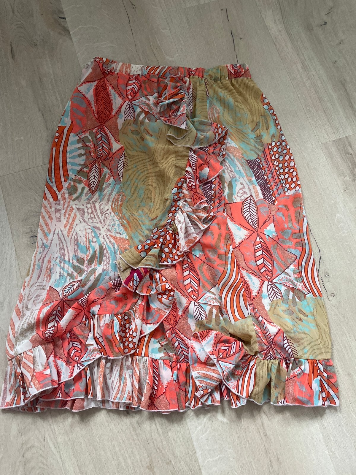 So Soire Rok en Blouse Set met Ruffles - Maat L, Meerkleurig, Maat 42/44 (L), Ophalen of Verzenden, Zo goed als nieuw
