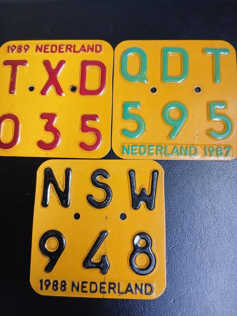 ALLEEN OPHALEN/Bromfiets verzekerings plaatjes, Verzamelen, Overige Verzamelen, Ophalen