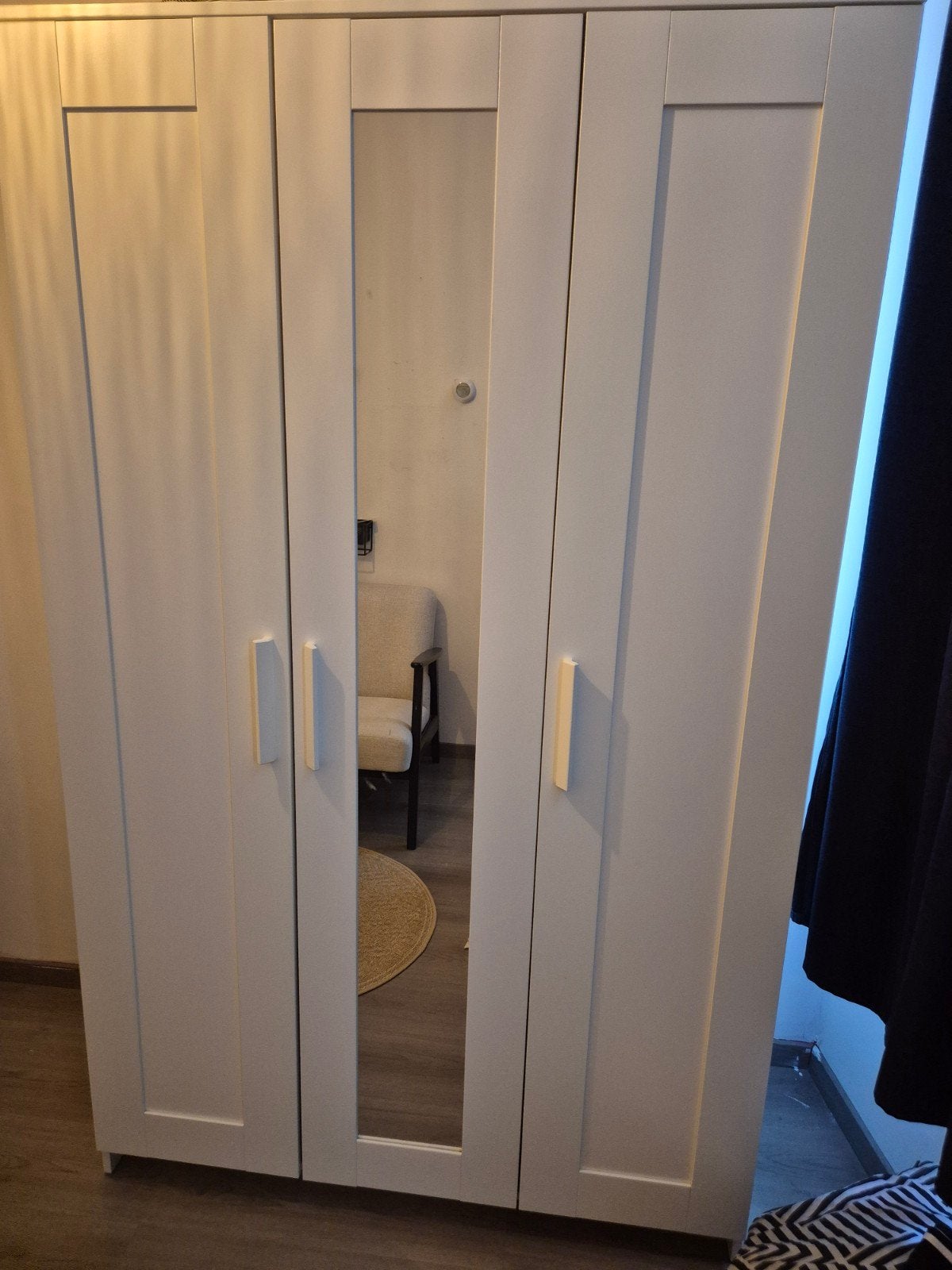 IKEA BRIMNES Kledingkast 3 deurs, Huis en Inrichting, Kasten | Kledingkasten, Ophalen, Met deur(en), 100 tot 150 cm, Zo goed als nieuw