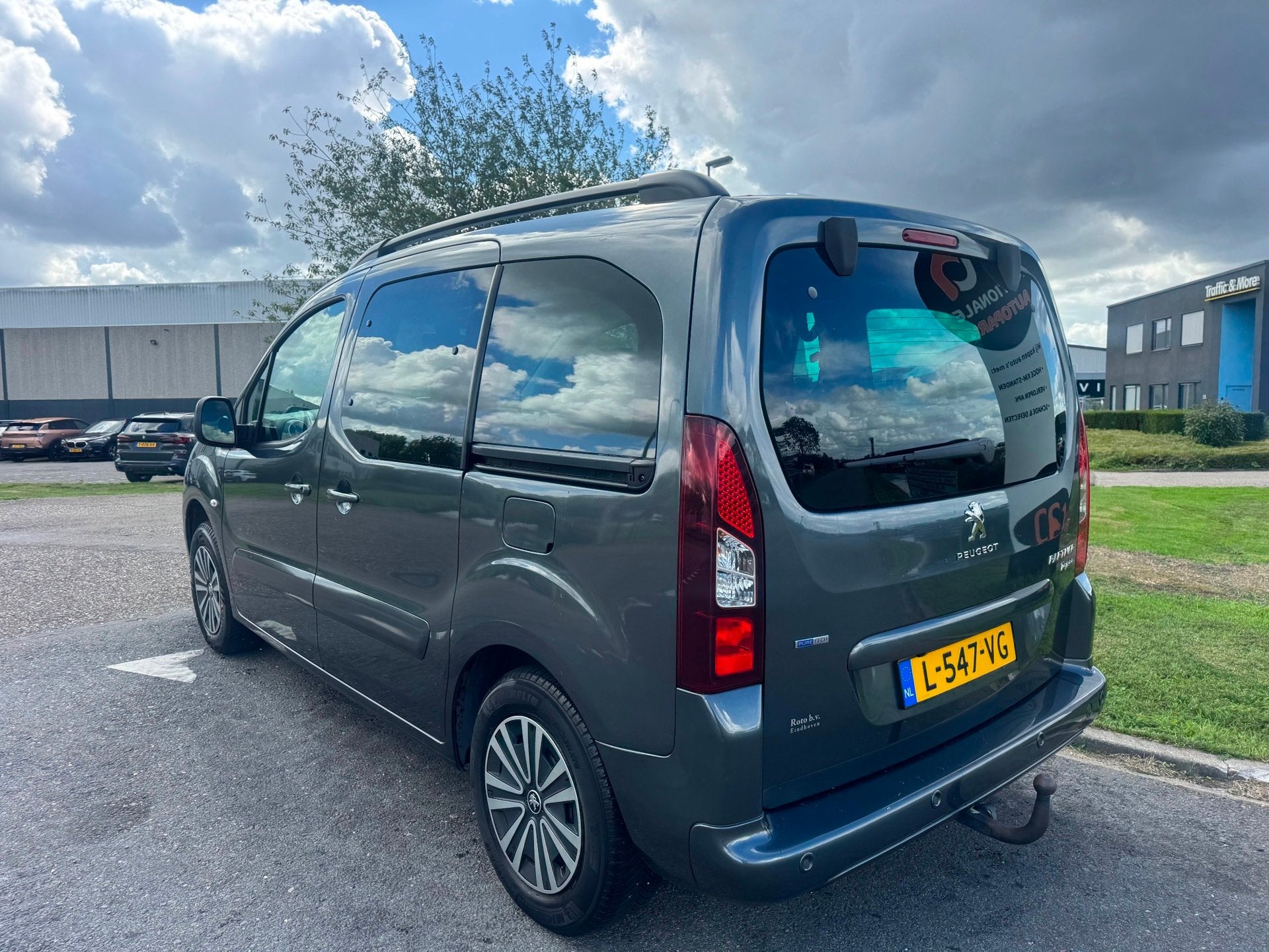 Peugeot Partner Tepee 2017 * 1.2 PureTech Active * MPV * APK, Auto's, Peugeot, Voorwielaandrijving, Gebruikt, 1199 cc, Bedrijf