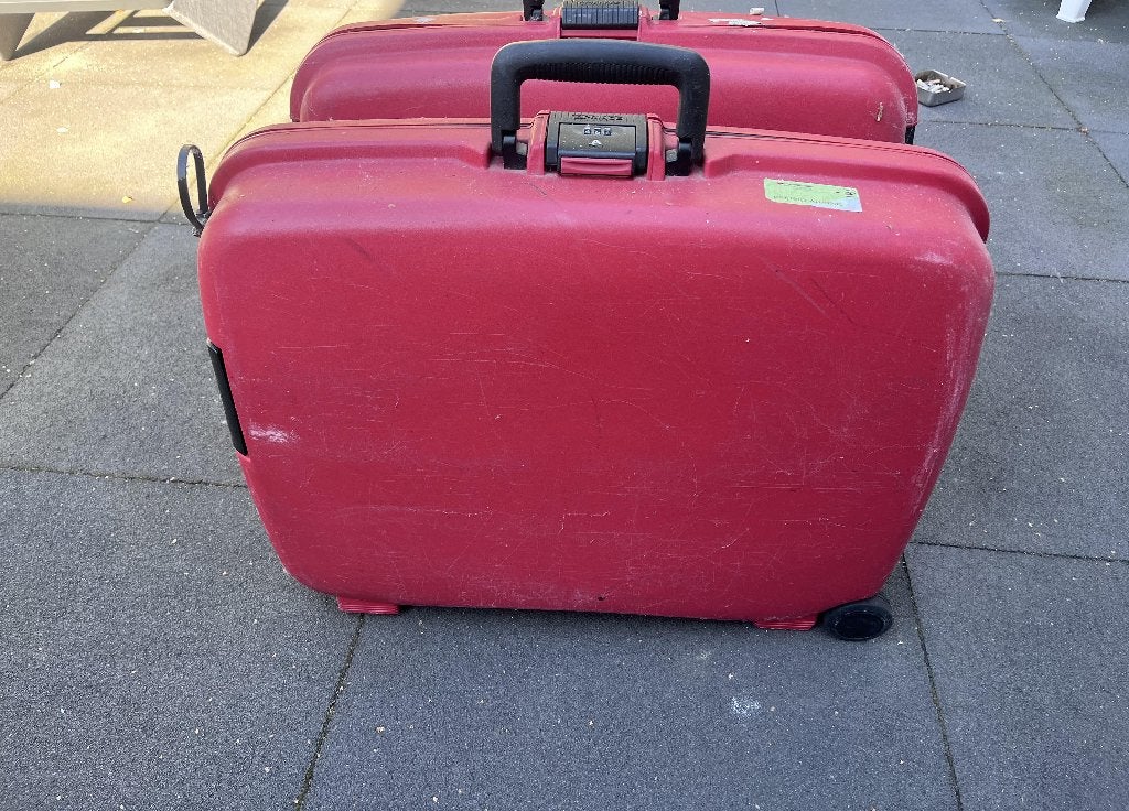 gratis 2 koffers op te halen, met cijferslot, Gebruikt, Hard kunststof, Slot, 45 tot 55 cm