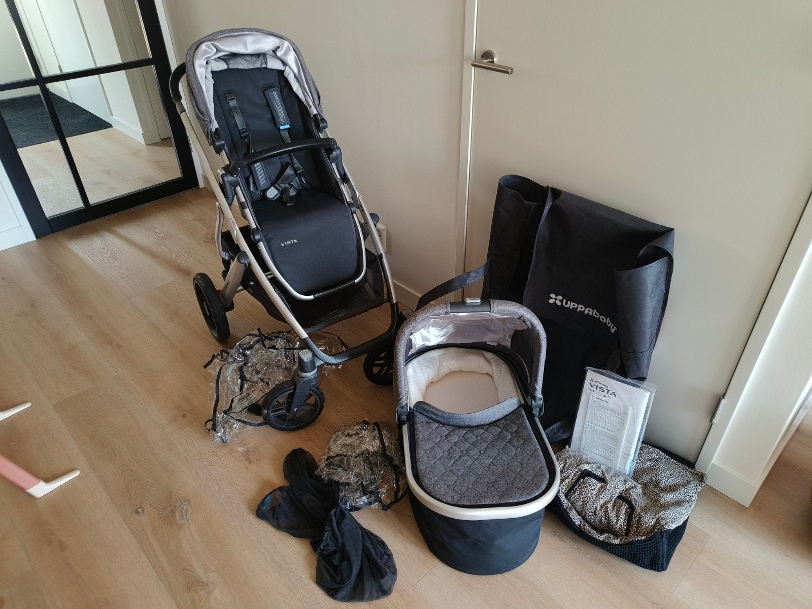 UPPAbaby Vista Kinderwagen met reiswieg en zitje, Kinderen en Baby's, Ophalen, Gebruikt, Overige merken, Verstelbare duwstang