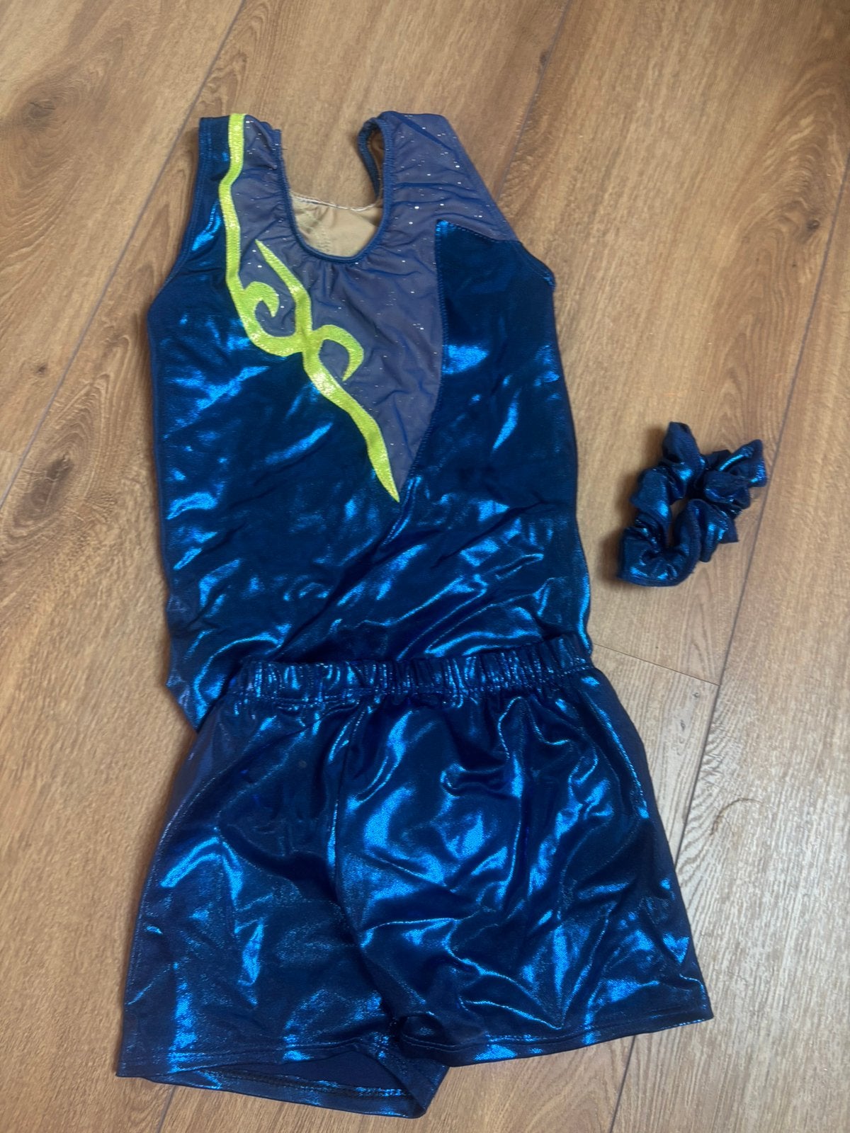Blauw turnpakje met scrunchie, Kindermaat 146 t/m 176, Ophalen of Verzenden, Zo goed als nieuw, Turnpak(je)