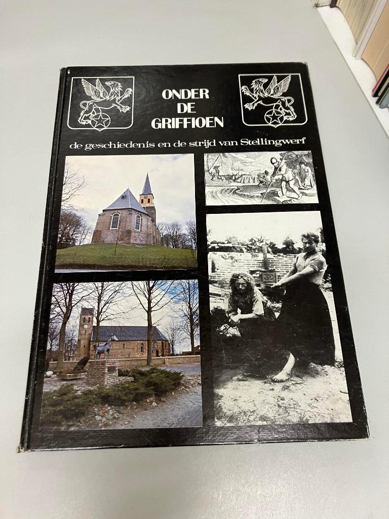 Onder de griffioen Stellingwerf, Ophalen of Verzenden, Gelezen