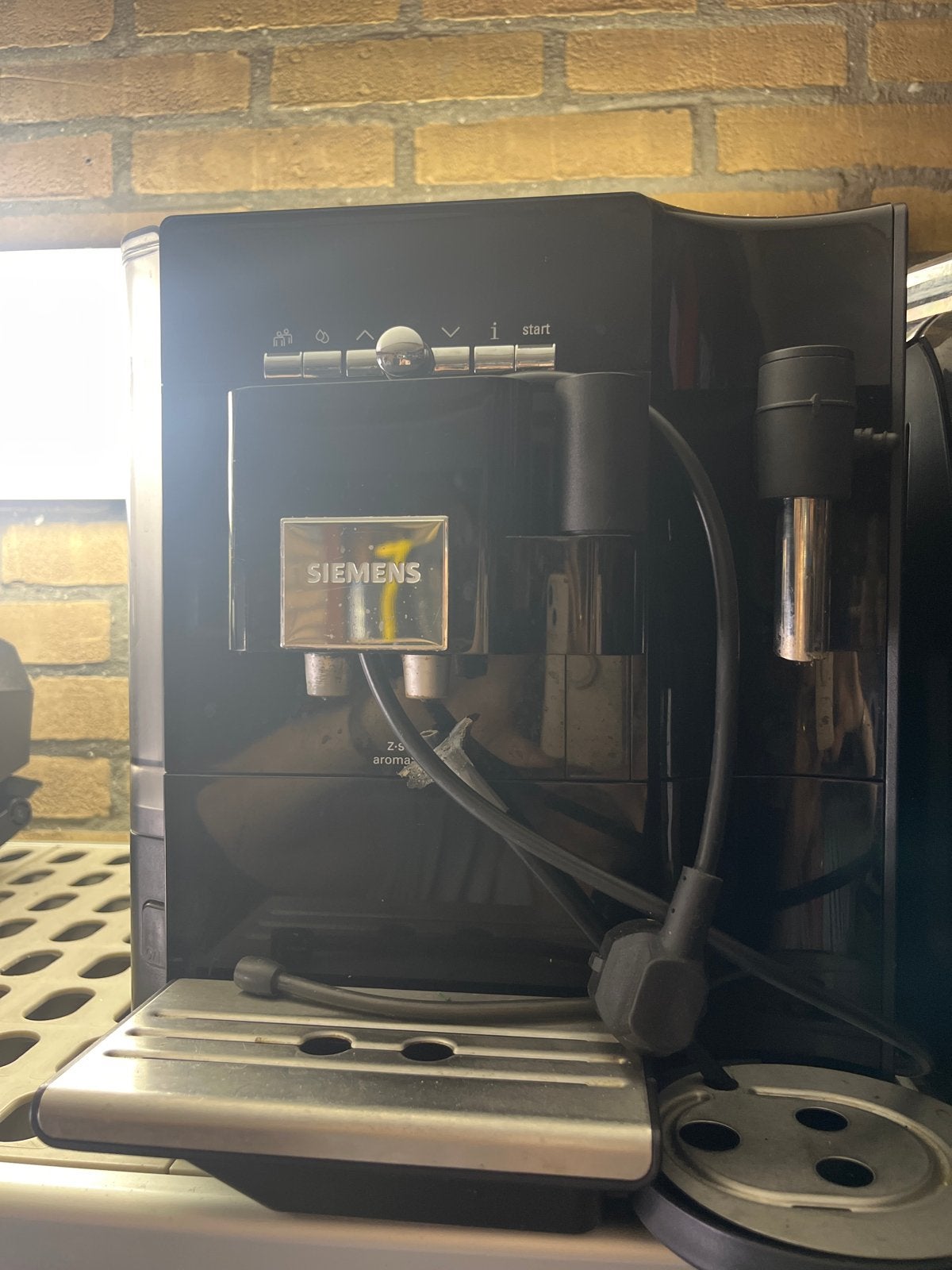 Siemens EQ.7 Plus Koffiemachine - Defect, Ophalen, Niet werkend, Koffiemachine, Koffiebonen