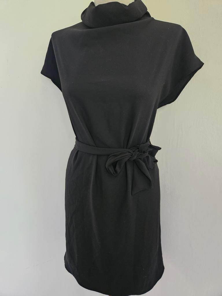 Prachtig z.g.a.n. zwart jurkje van Zara,  mt M!, Kleding | Dames, Jurken, Maat 38/40 (M), Ophalen of Verzenden, Zo goed als nieuw