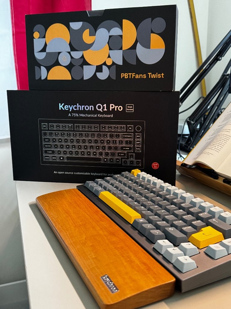 Keychron Q1, kiwi switches, PBTfans Twist keycaps, Ophalen, Gebruikt, Draadloos, Qwerty