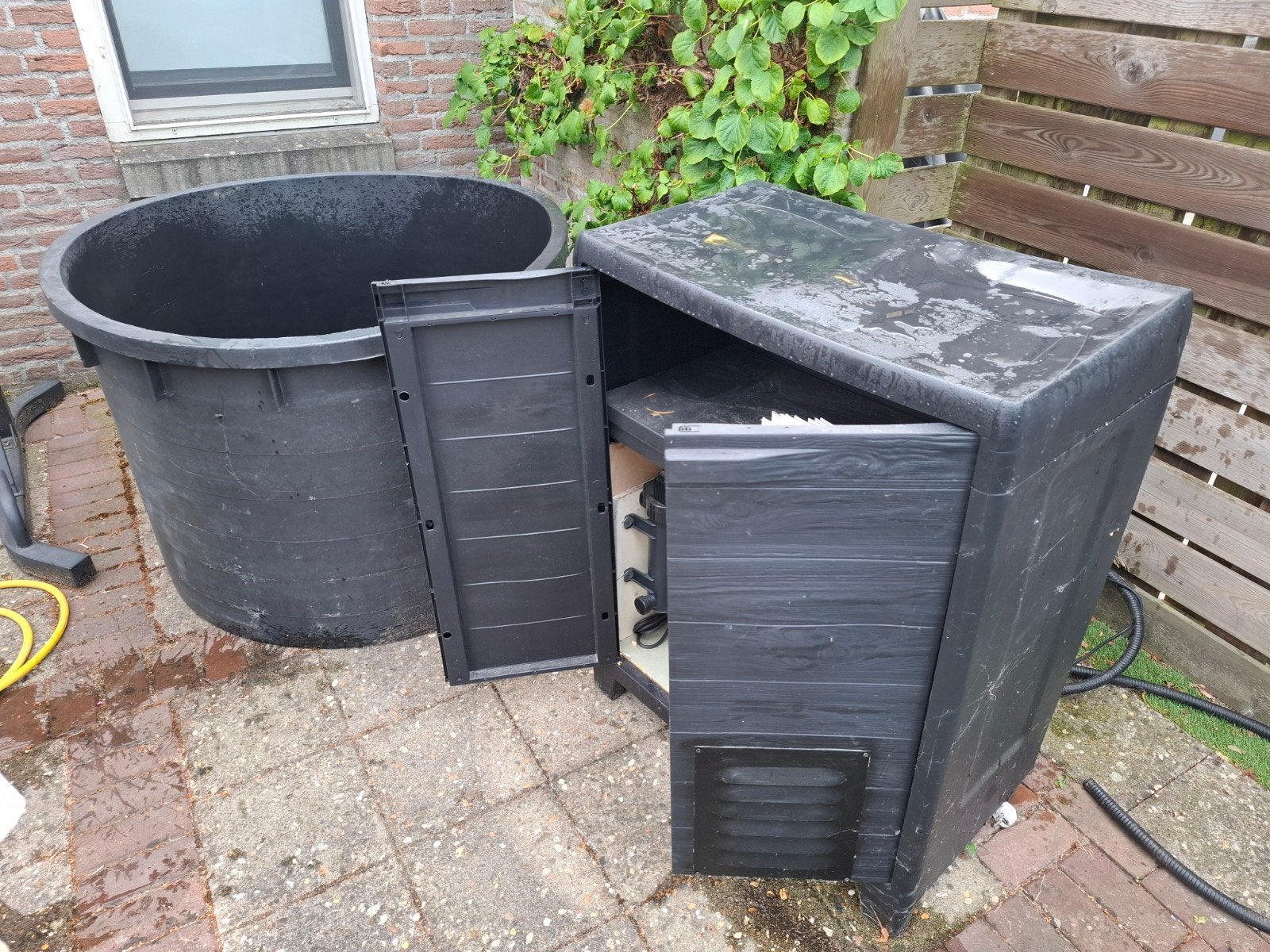 IJsbad met koeler en UVC vijverfilter, Ophalen, Gebruikt, Filter, Vast