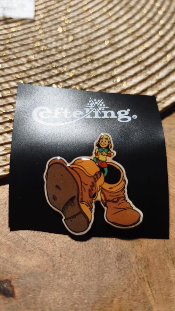 Efteling Pin: Klein Duimpje in Laarzen, Verzamelen, Ophalen of Verzenden