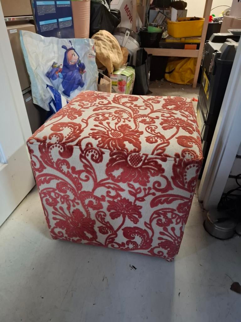 Vierkante poef, Ophalen, Vierkant, Minder dan 50 cm, Minder dan 50 cm
