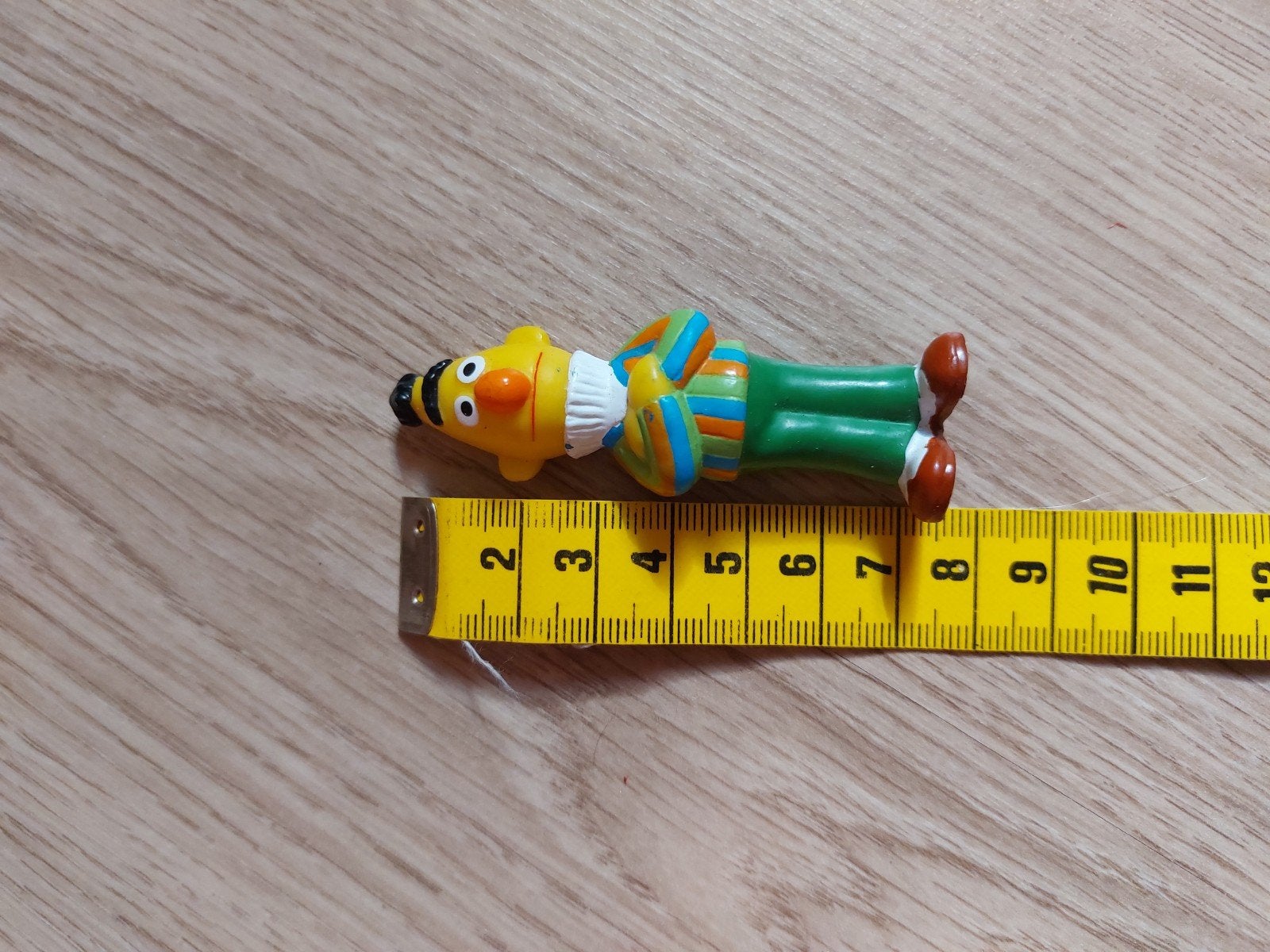 Sesamstraat Bert poppetje 7 cm, Verzamelen, Poppetjes en Figuurtjes, Ophalen of Verzenden