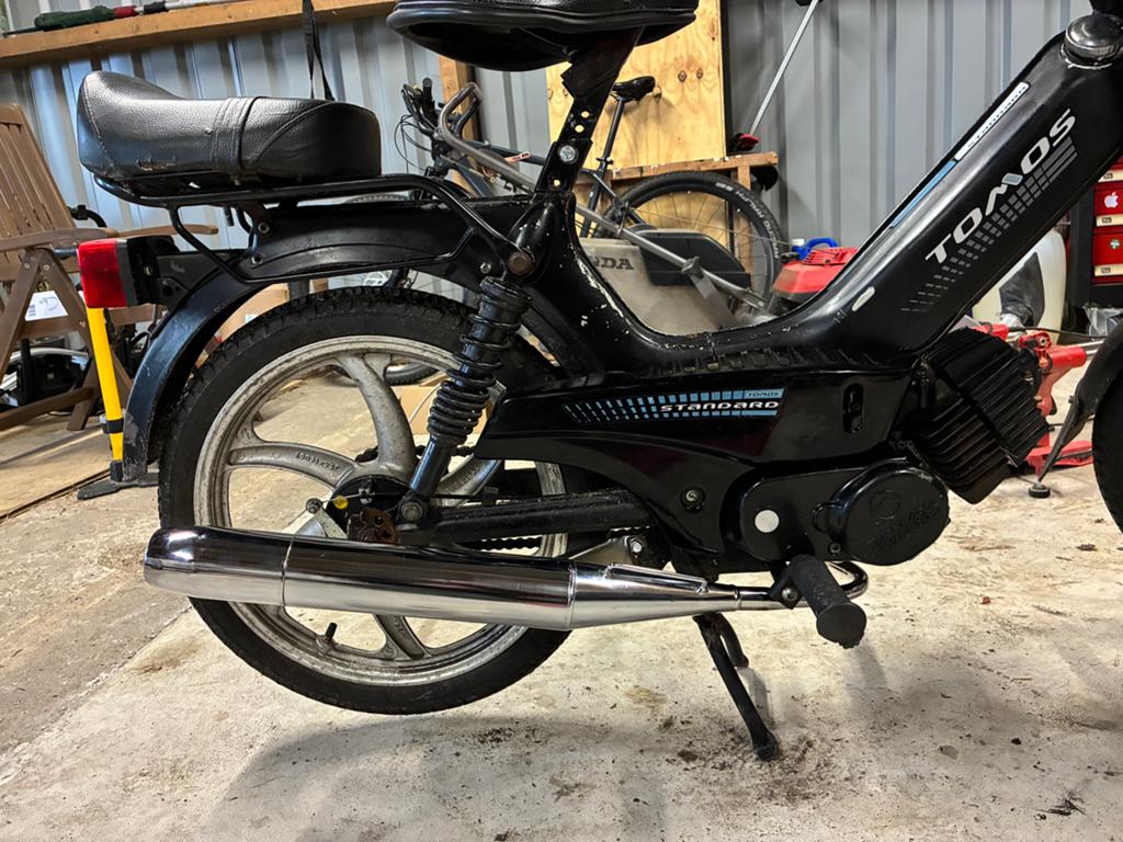Tomos uitlaat snorfiets 25km/u, Fietsen en Brommers, Brommeronderdelen | Algemeen, Ophalen, Zo goed als nieuw