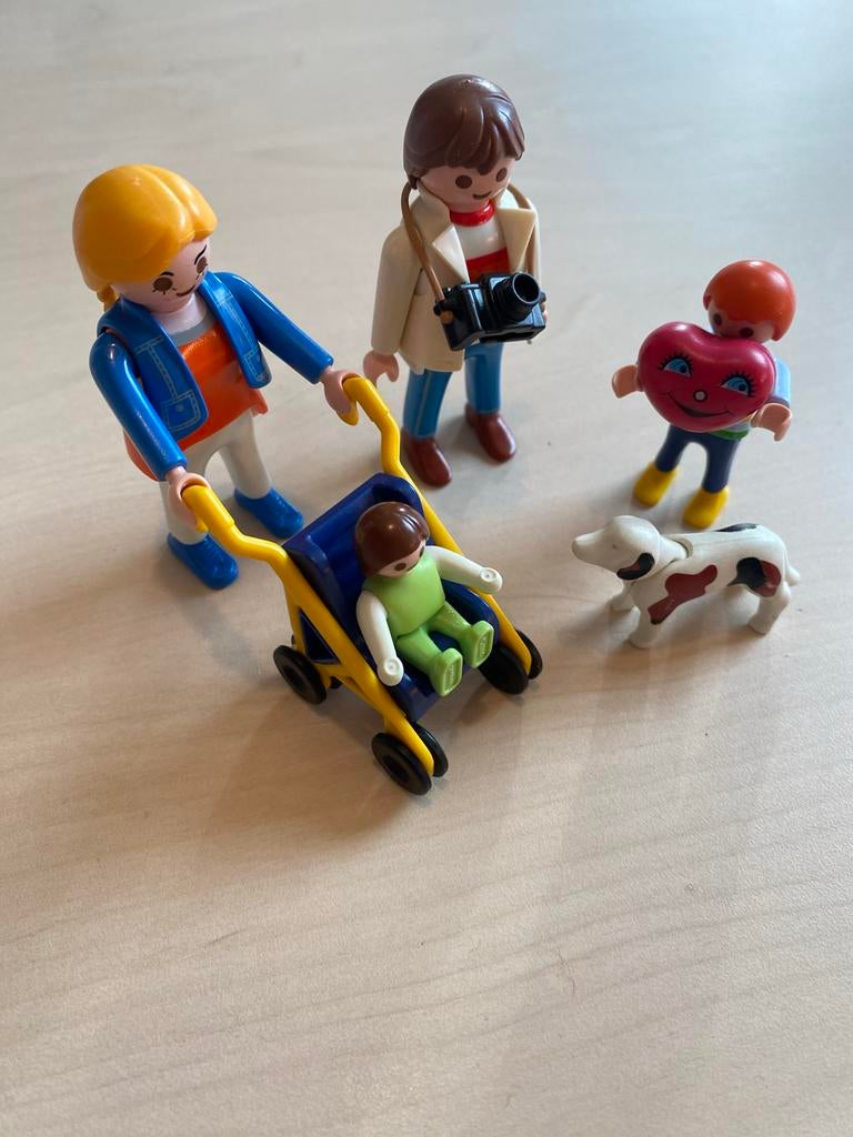 Playmobil Familie met Kinderwagen, Hond en Accessoires, Ophalen of Verzenden, Zo goed als nieuw, Jongen of Meisje