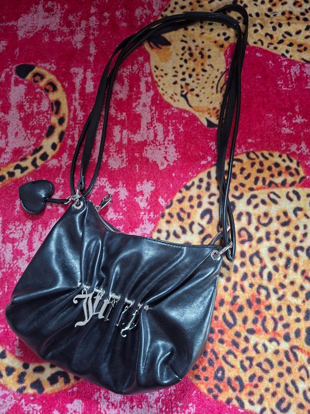 Juicy Couture Zwarte Schoudertas met Bedels, Verzenden, Zo goed als nieuw, Zwart, Schoudertasje