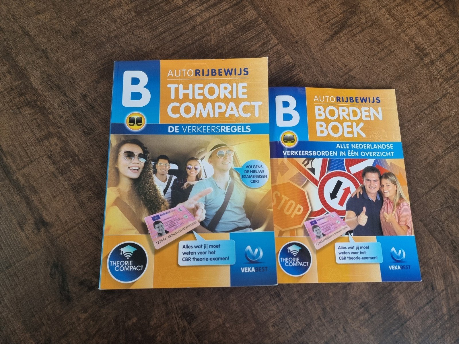 Auto theorieboek Compact 2024, Ophalen of Verzenden, Zo goed als nieuw, Overige niveaus, Nederlands