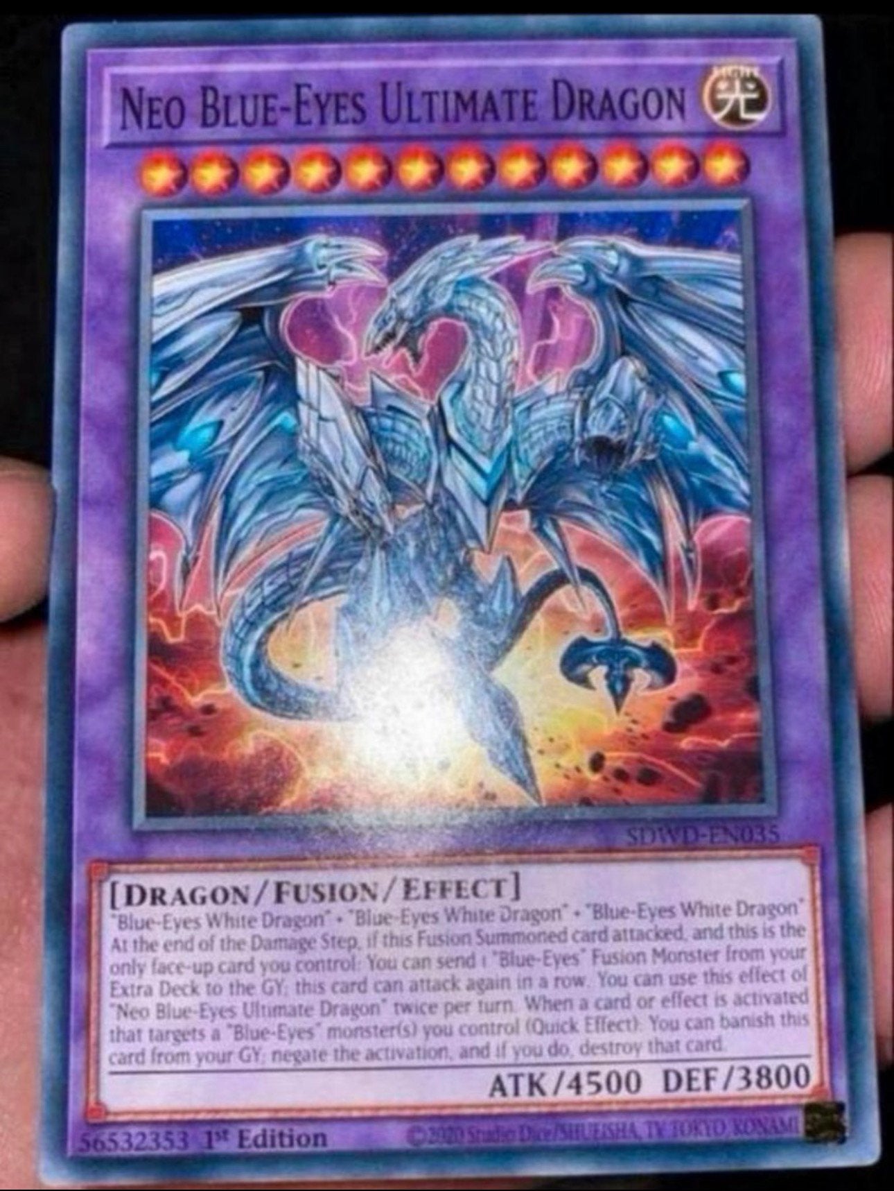 Yu-Gi-Oh! Neo Blue-Eyes Ultimate Dragon SDWD 1st Edition !, Hobby en Vrije tijd, Ophalen of Verzenden, Zo goed als nieuw, Losse kaart