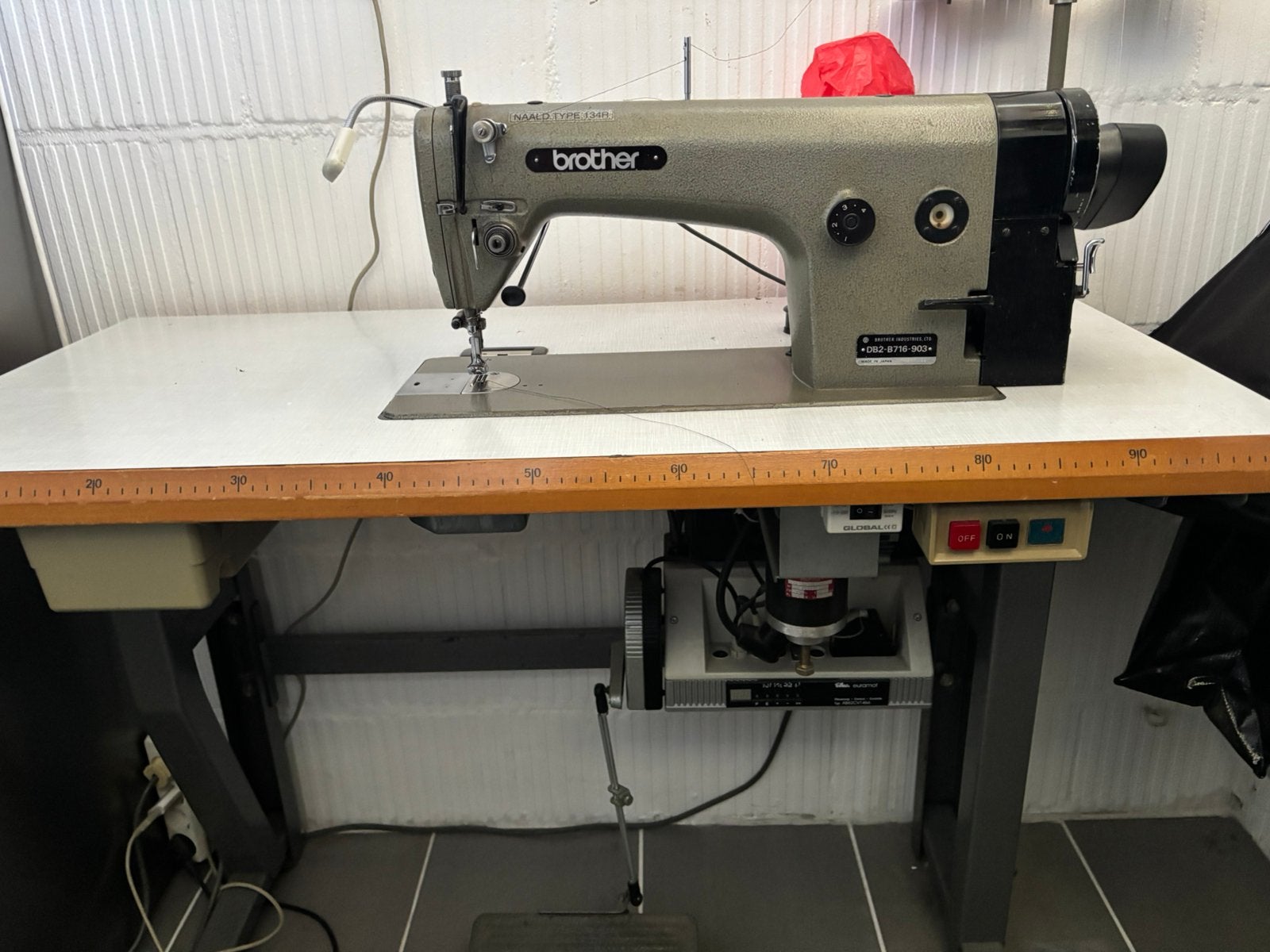 Industrie naaimachine, Ophalen, Gebruikt, Naaimachine, Industrieel