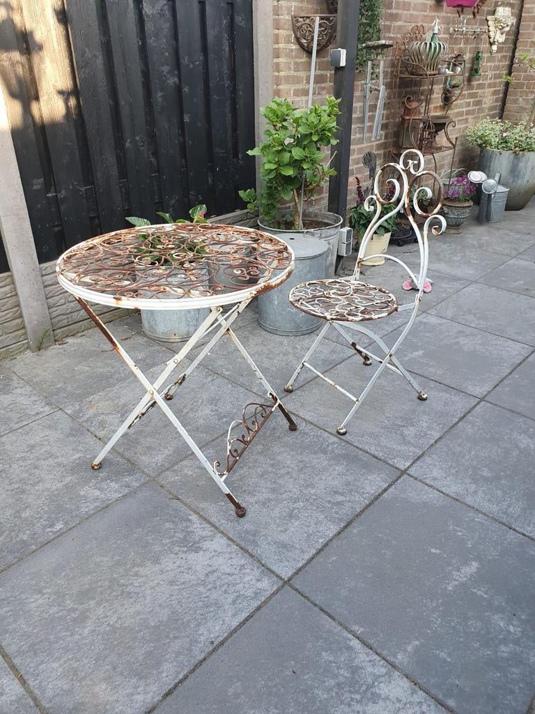 Antiek ijzeren tuinsetje met tafel en stoel, Tuin en Terras, Ophalen, Gebruikt, Rond, Metaal