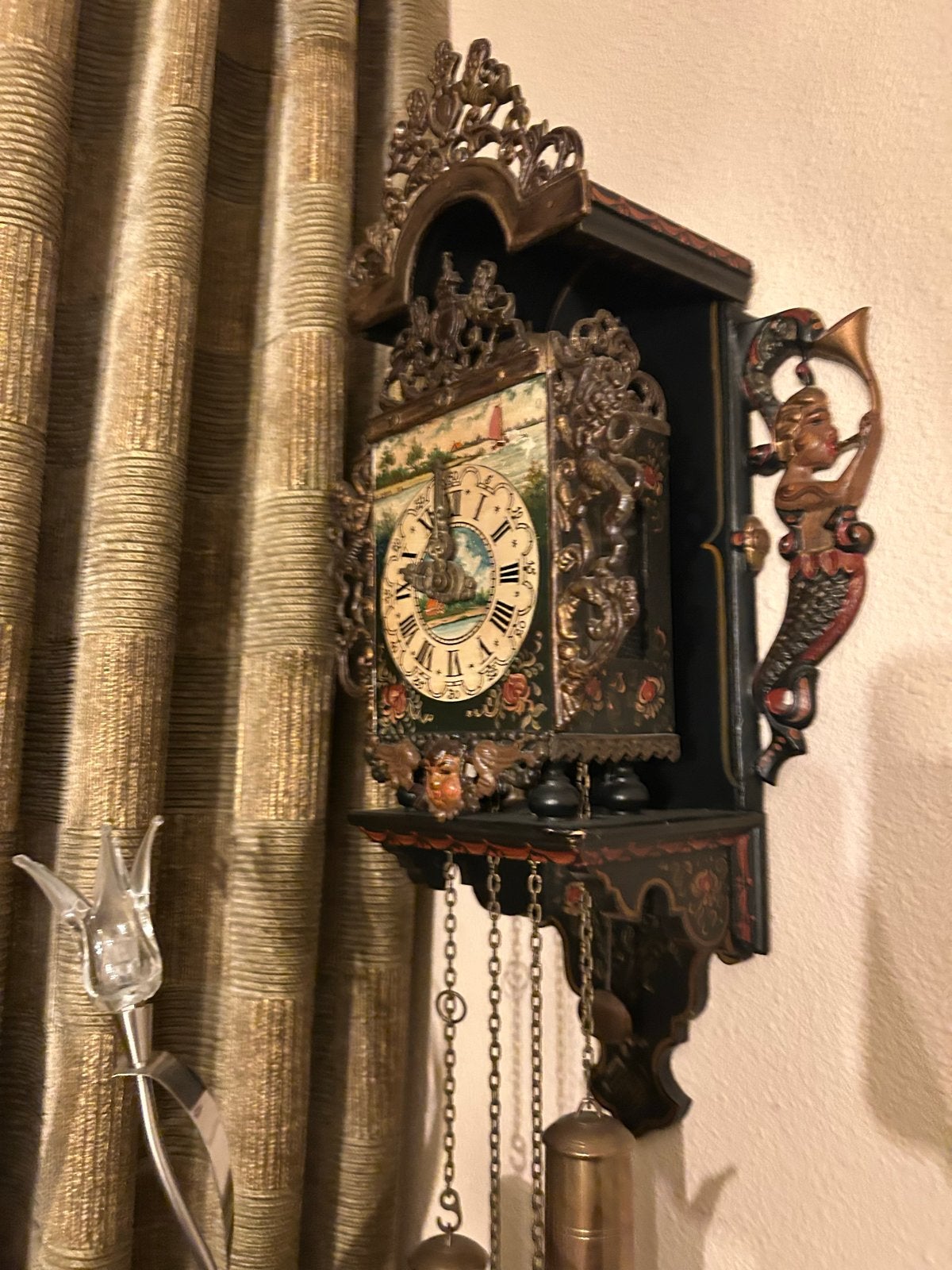 Prachtige antieke Friese stoelklok - Rijk gedecoreerd, Antiek en Kunst, Ophalen of Verzenden