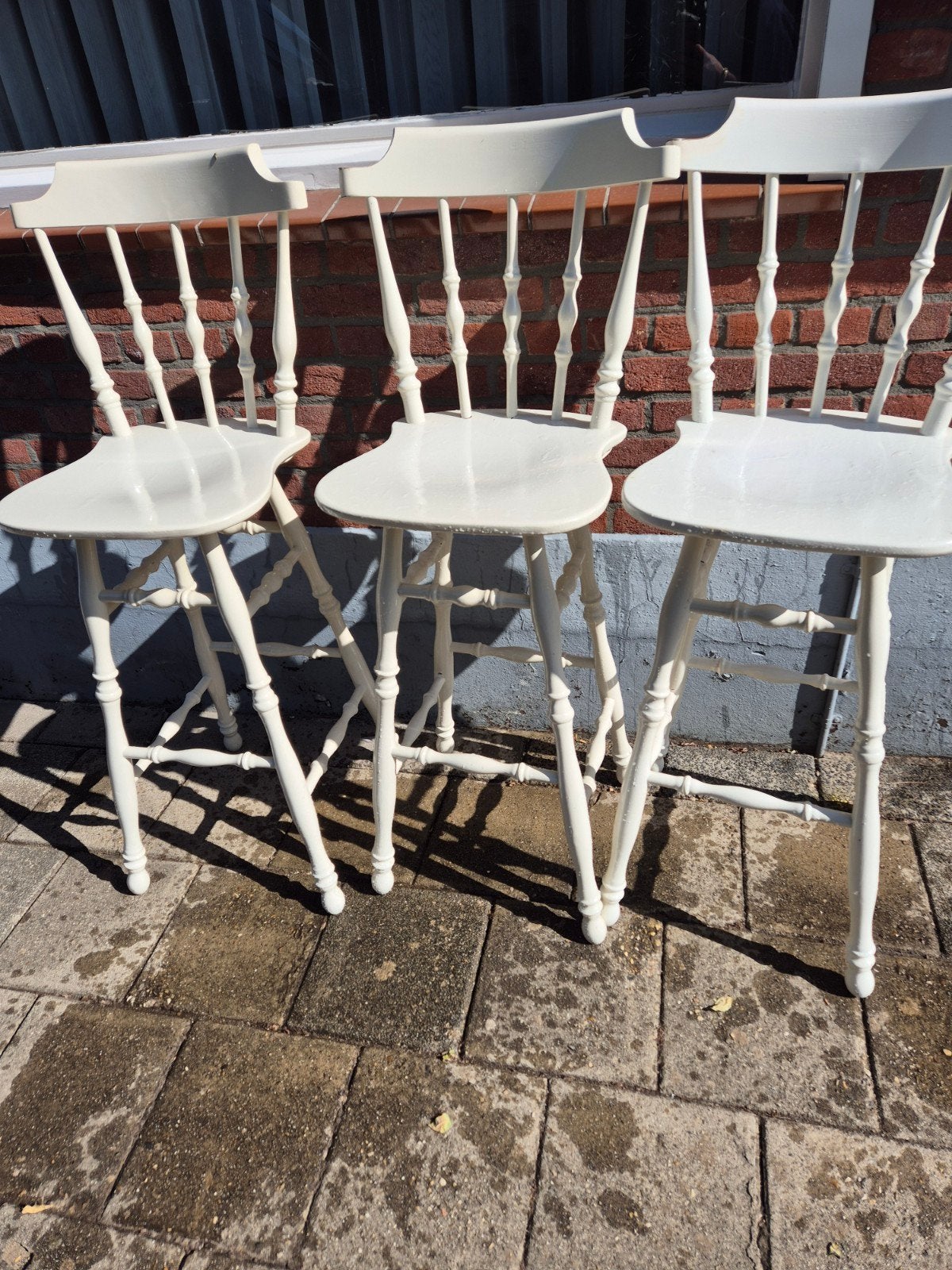 3 gratis witte barkrukken, Huis en Inrichting, Gebruikt, Ophalen of Verzenden, 90 cm of meer, 3 krukken