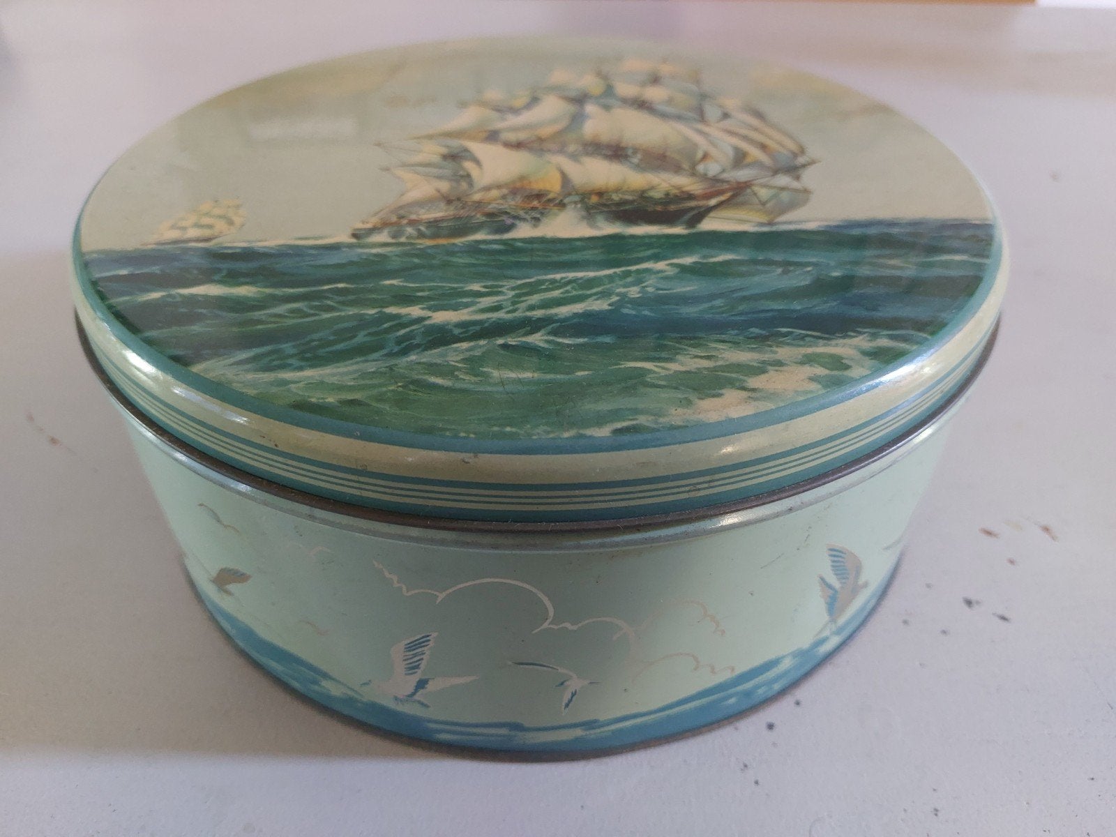 Vintage rond blik met afbeelding van driemaster zeilschip, Ophalen of Verzenden, Gebruikt