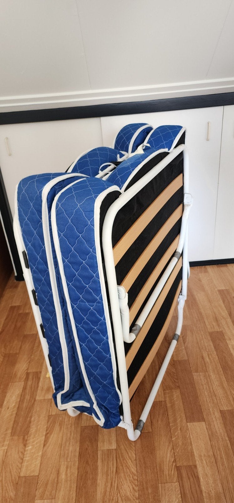 Opvouwbaar logeerbed met matras - Blauw, Eenpersoons, Blauw, Praktisch en functioneel, 80 cm