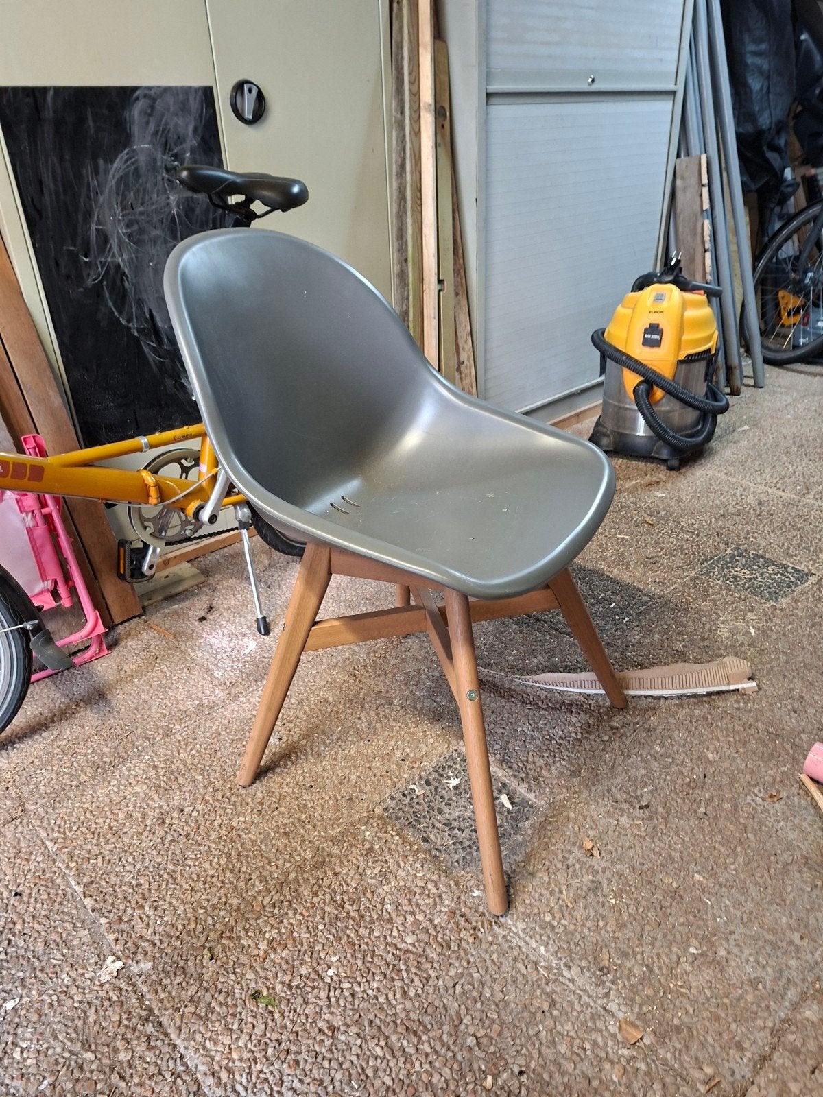 3x Ikea Fanbyn stoelen - Grijs met houten onderstel, Gebruikt, Grijs, Ophalen, Hout