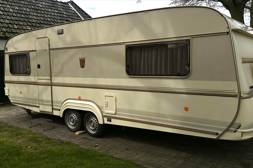 Luxe caravan Tabbert Comtesse 600 uit 1993 in goede staat, Caravans en Kamperen, Rondzit, Tabbert, Particulier, 6 tot 7 meter