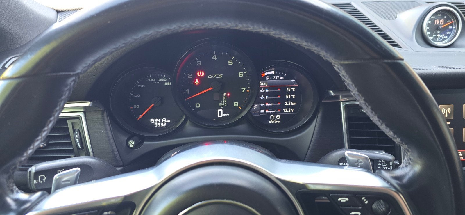 Foto 16 van Porsche Macan GTS 3.0 PANO 361PK • Luchtvering • SportChrono