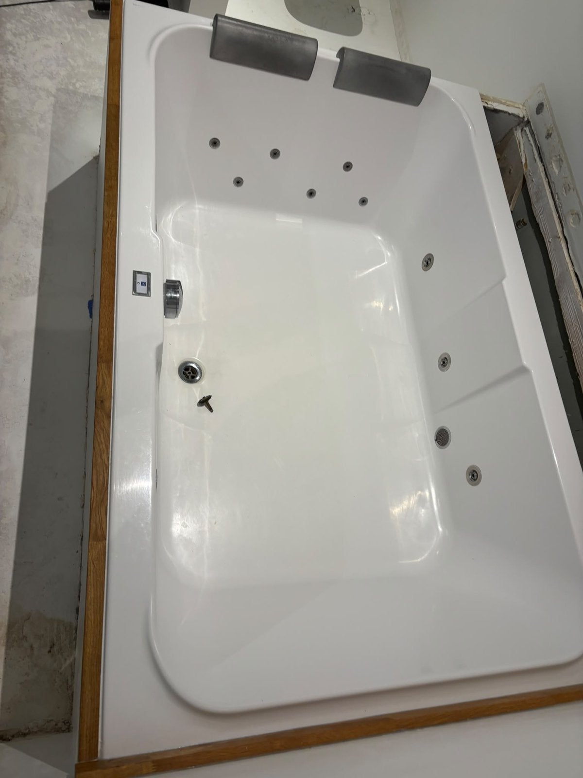 Luxe bubbelbad met hydromassage en hoofdsteunen, Ophalen, Zo goed als nieuw, Met bad