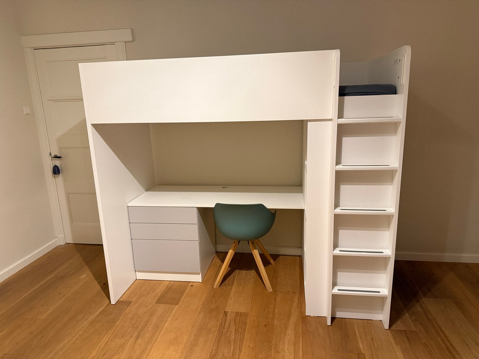 Hoogslaper met bureau en lades - Wit, Ophalen, Eenpersoons, Zo goed als nieuw, 200 cm